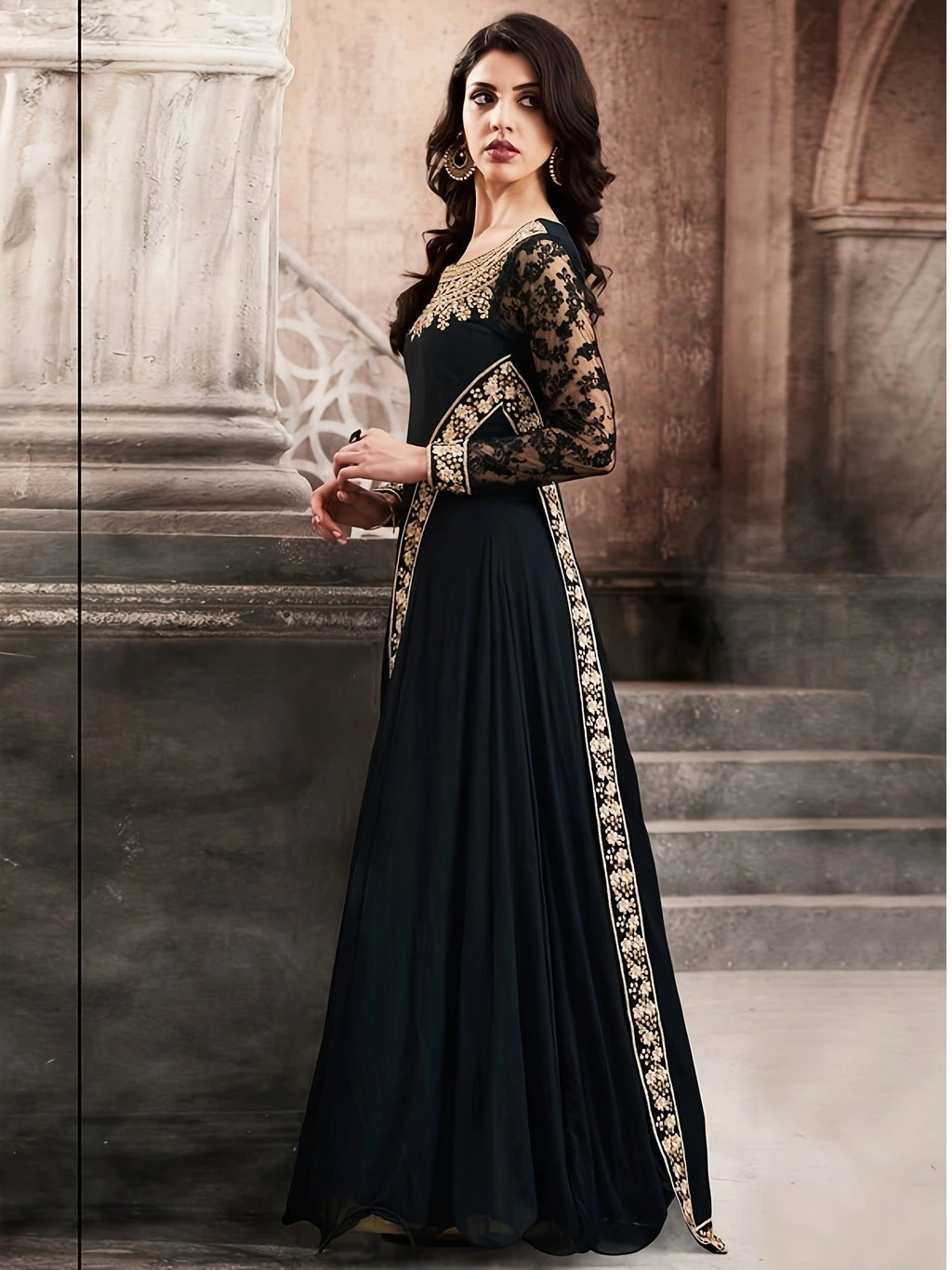 Robe longue grande taille, noire et son étole de mousseline