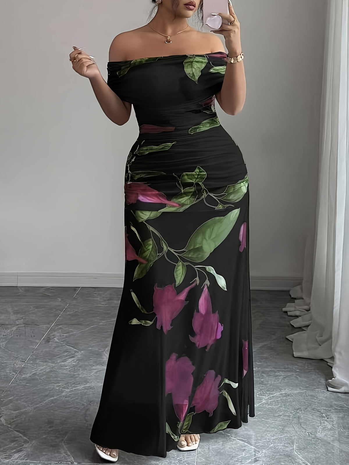 Robe longue grande taille — Maille florale et encolure bardot