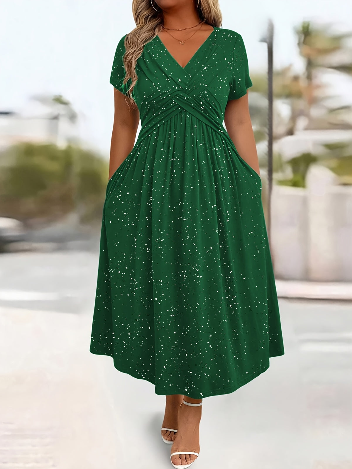 Robe longue grande taille, maille pailletée et buste croisé