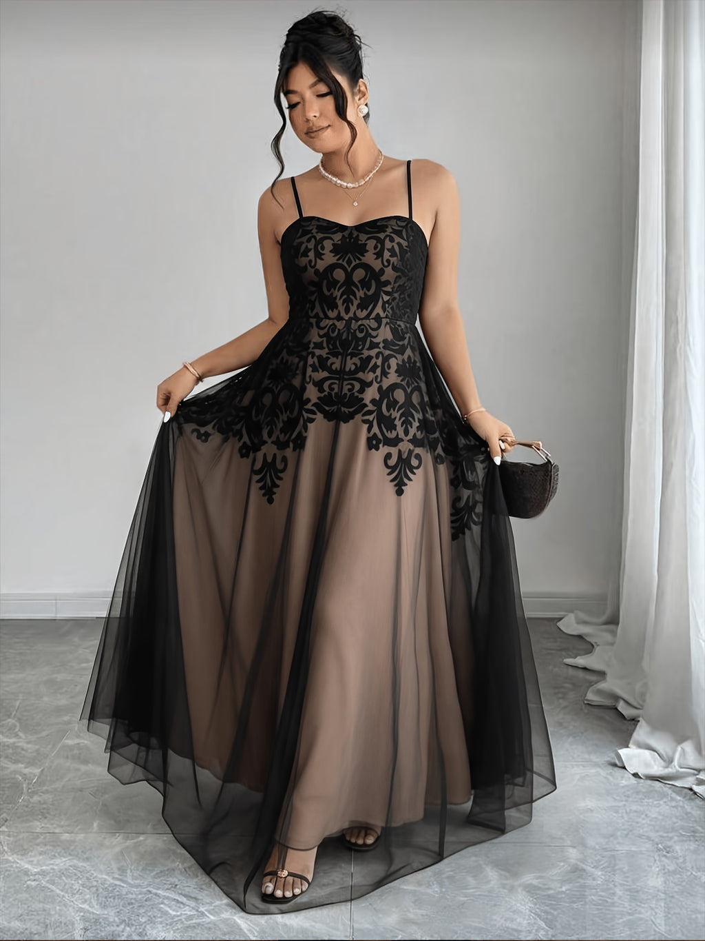 Robe longue grande taille — Motif baroque floqué sur maille