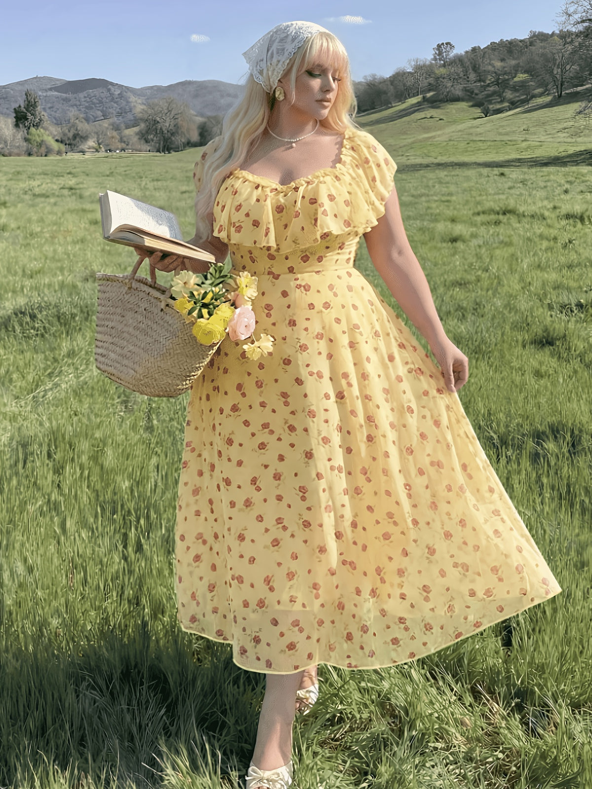 Robe longue grande taille — Petites fleurs sur mousseline jaune