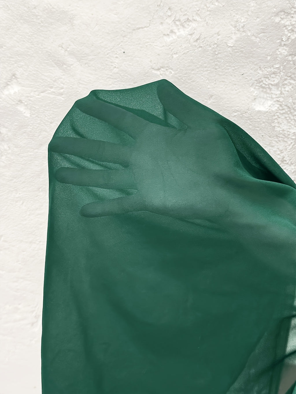 Robe longue grande taille — Mousseline verte à manche cape