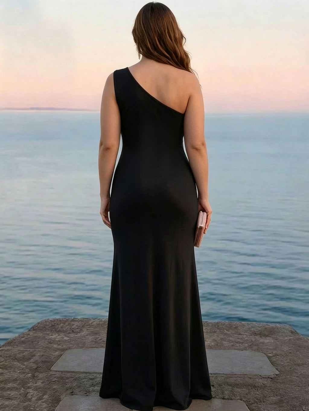 Robe longue grande taille, une épaule noire et champagne