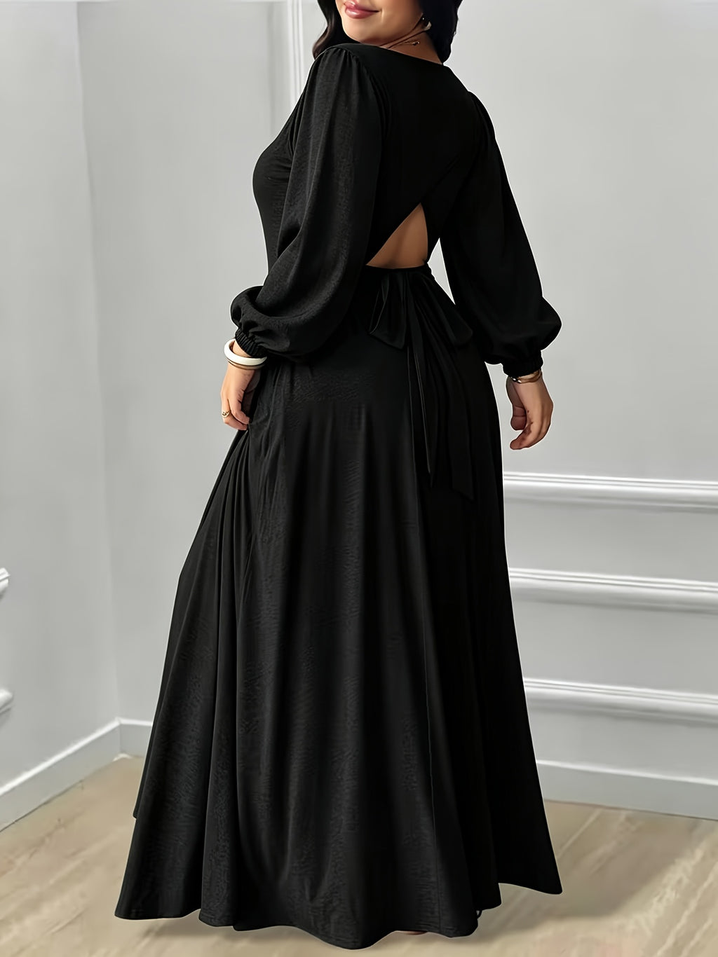 Robe longue grande taille — Noire à dos noué et découpe