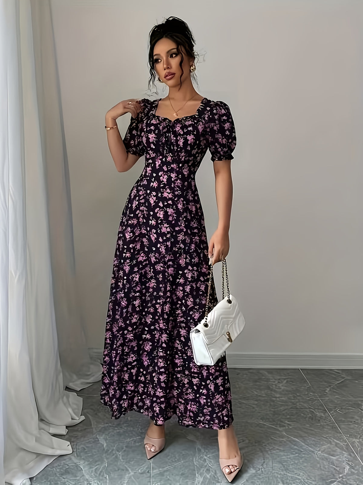 Robe longue grande taille — Corsage smocké, fleurettes roses