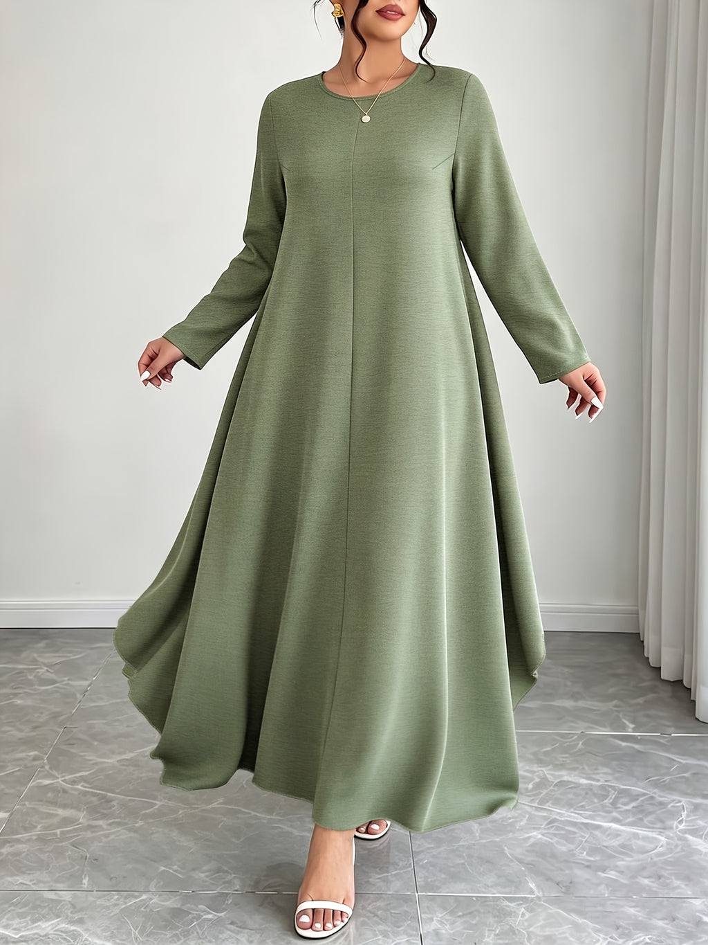 Robe longue grande taille — Ourlet asymétrique et dos noué