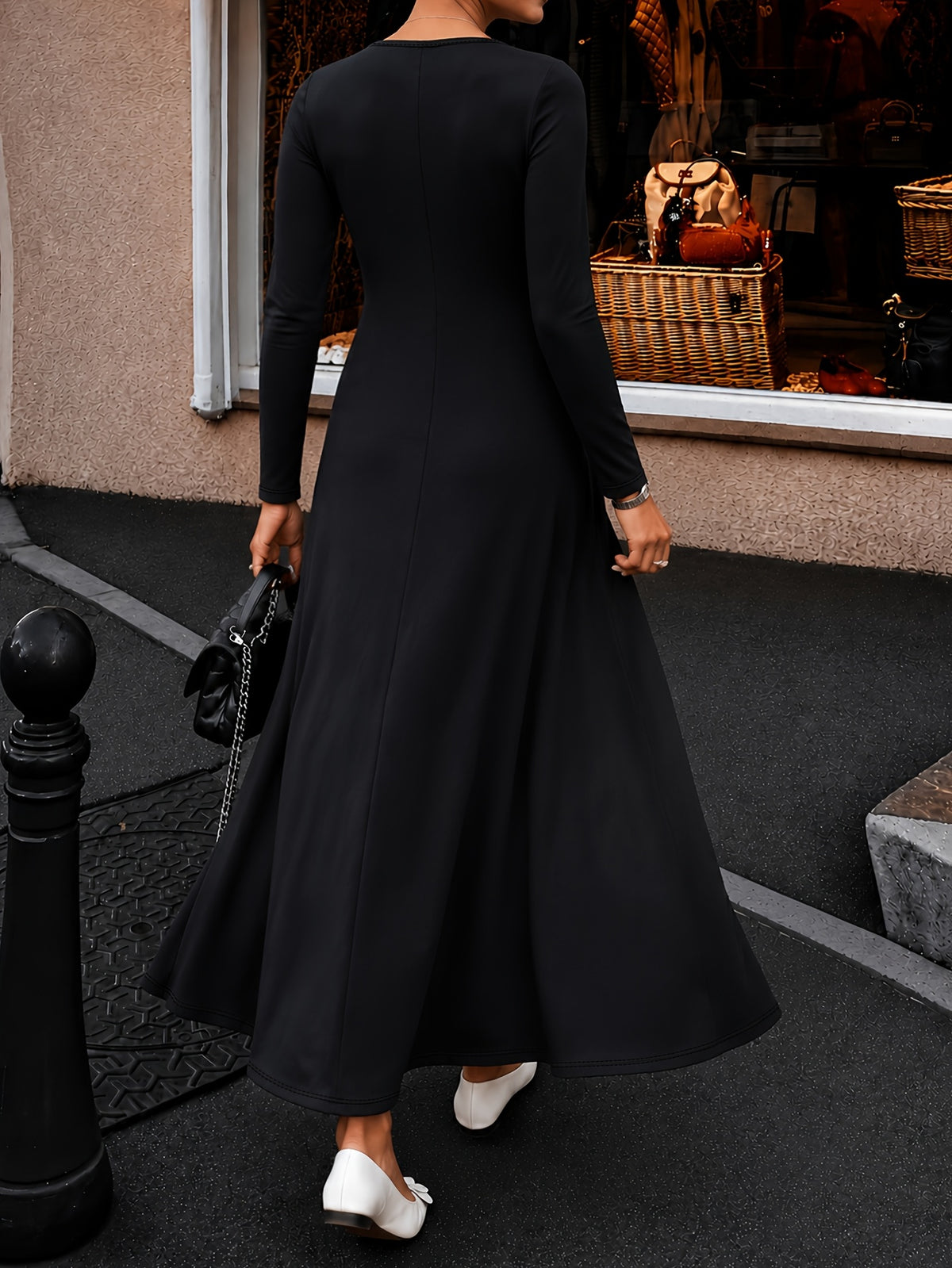 Robe longue grande taille — Panneaux à pois noir et blanc