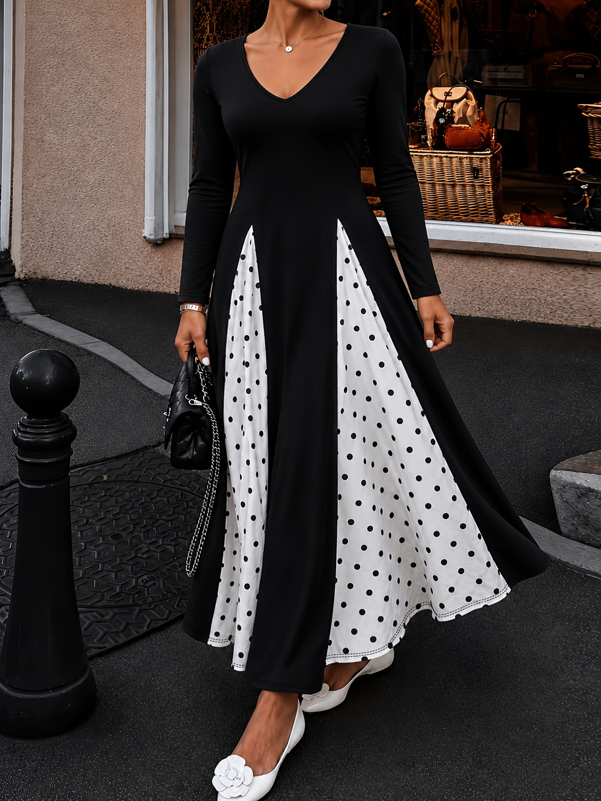 Robe longue grande taille — Panneaux à pois noir et blanc