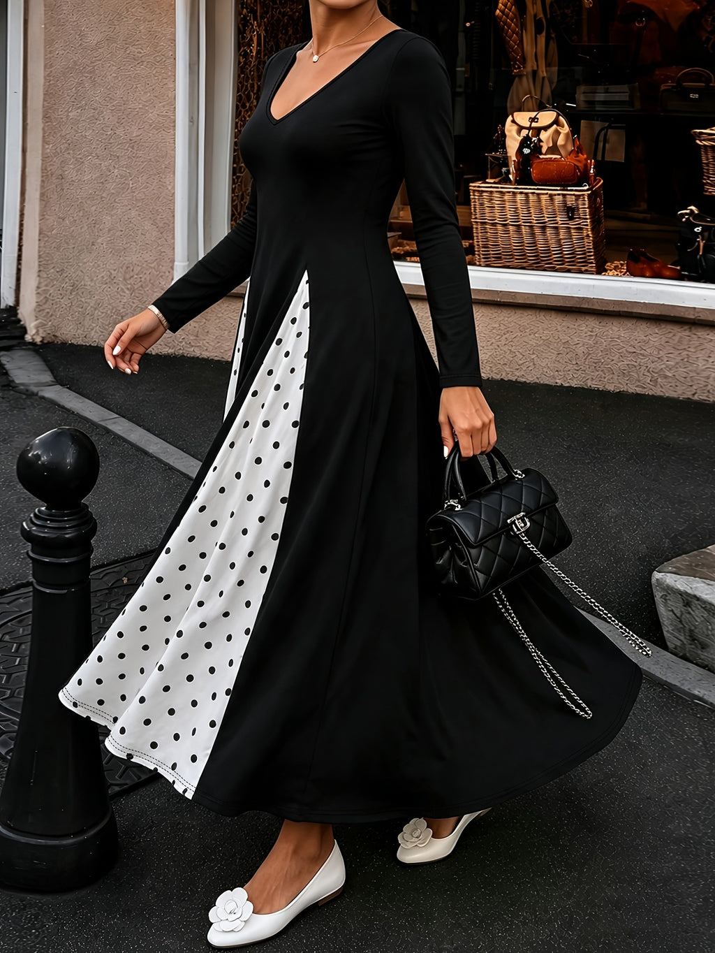 Robe longue grande taille — Panneaux à pois noir et blanc