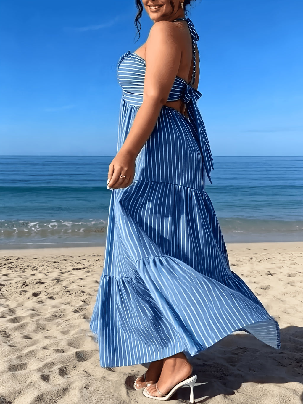 Robe longue grande taille — Rayée bleue, rose de tissu au buste