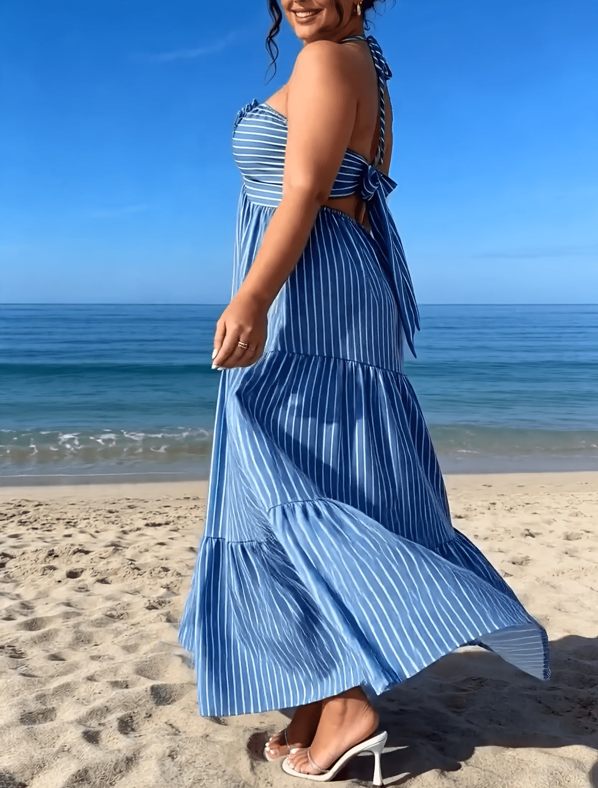 Robe longue grande taille — Rayée bleue, rose de tissu au buste