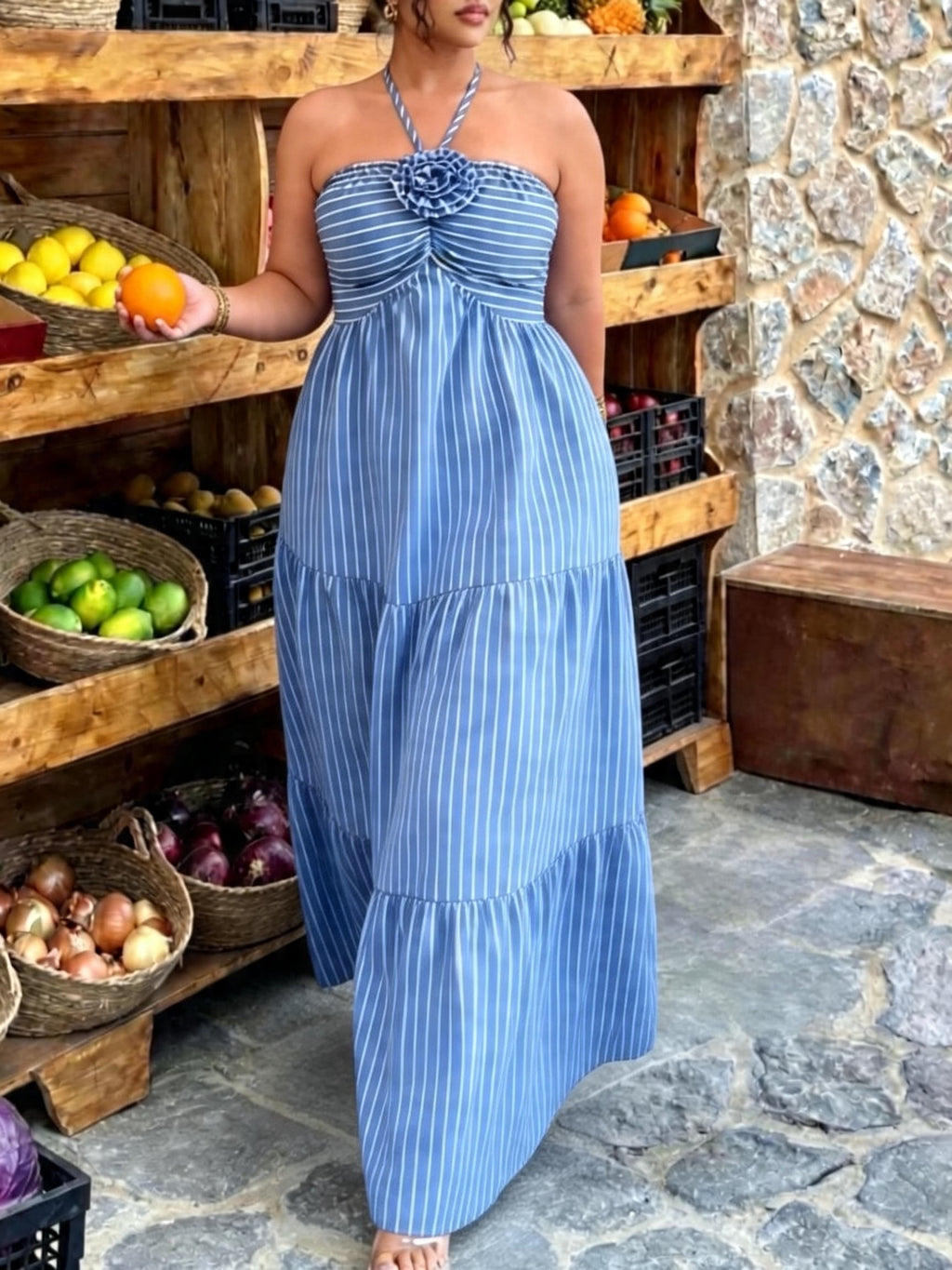 Robe longue grande taille — Rayée bleue, rose de tissu au buste