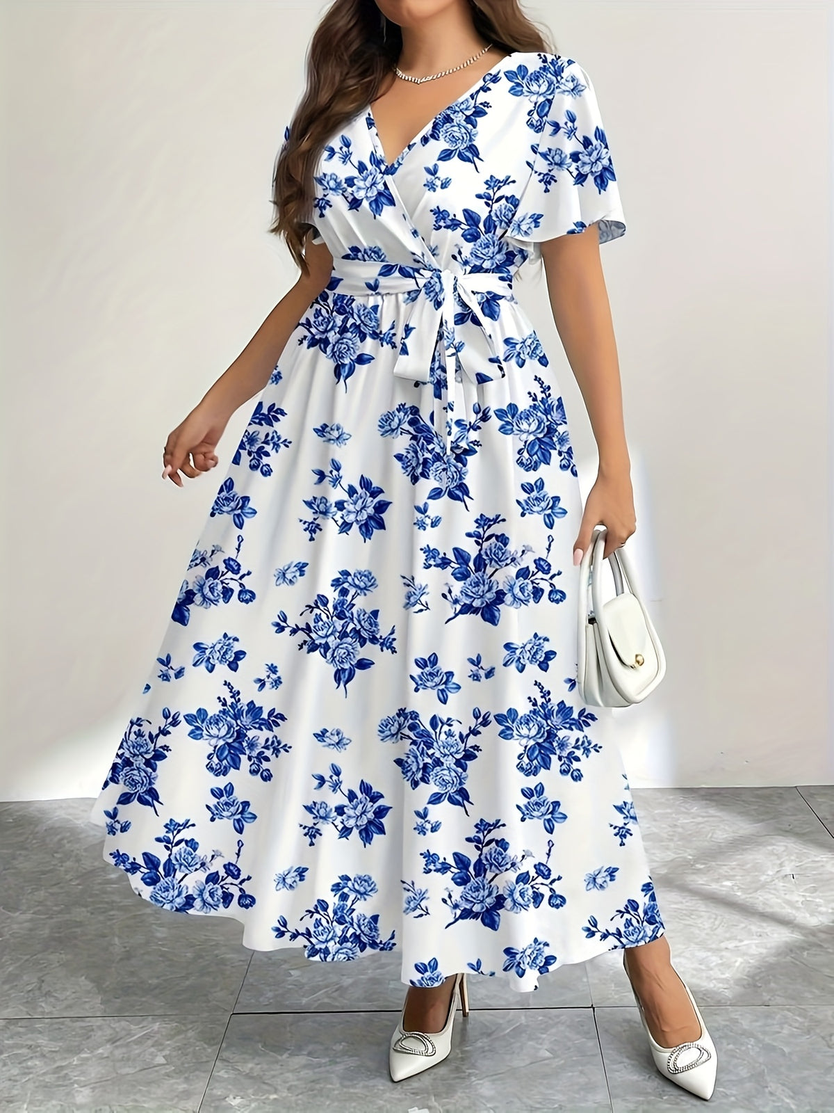 Robe longue grande taille, sur fond