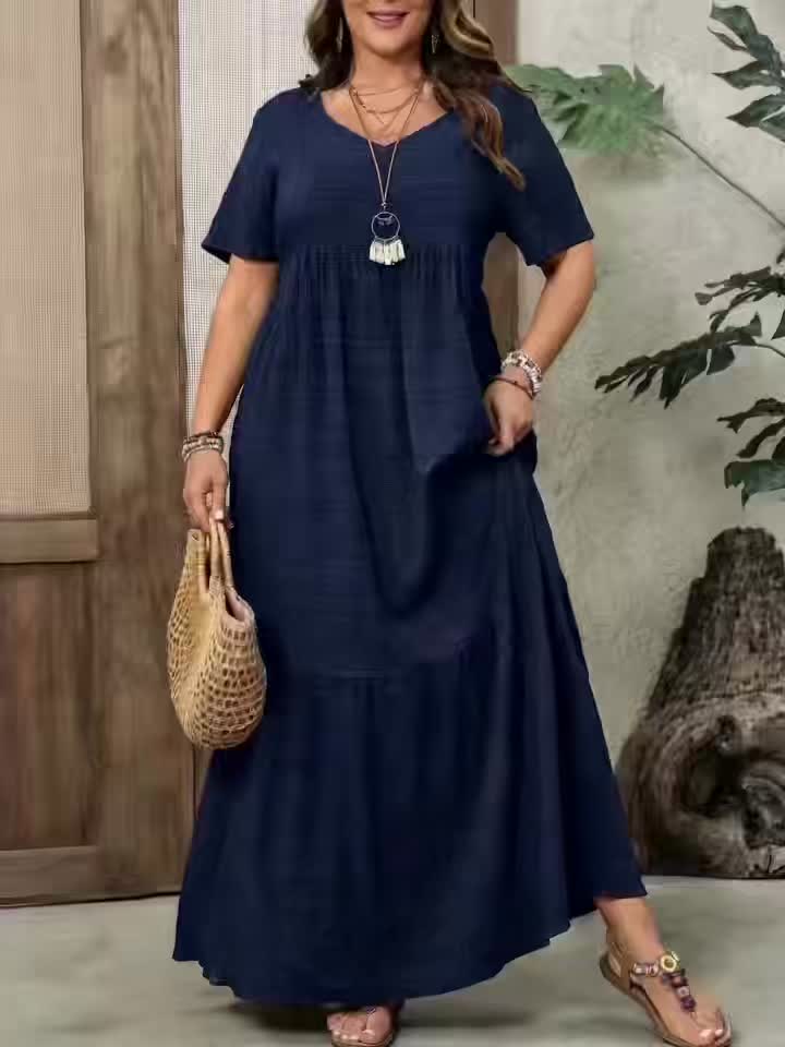 Robe longue grande taille — Tissu gaufré et jupe à étages