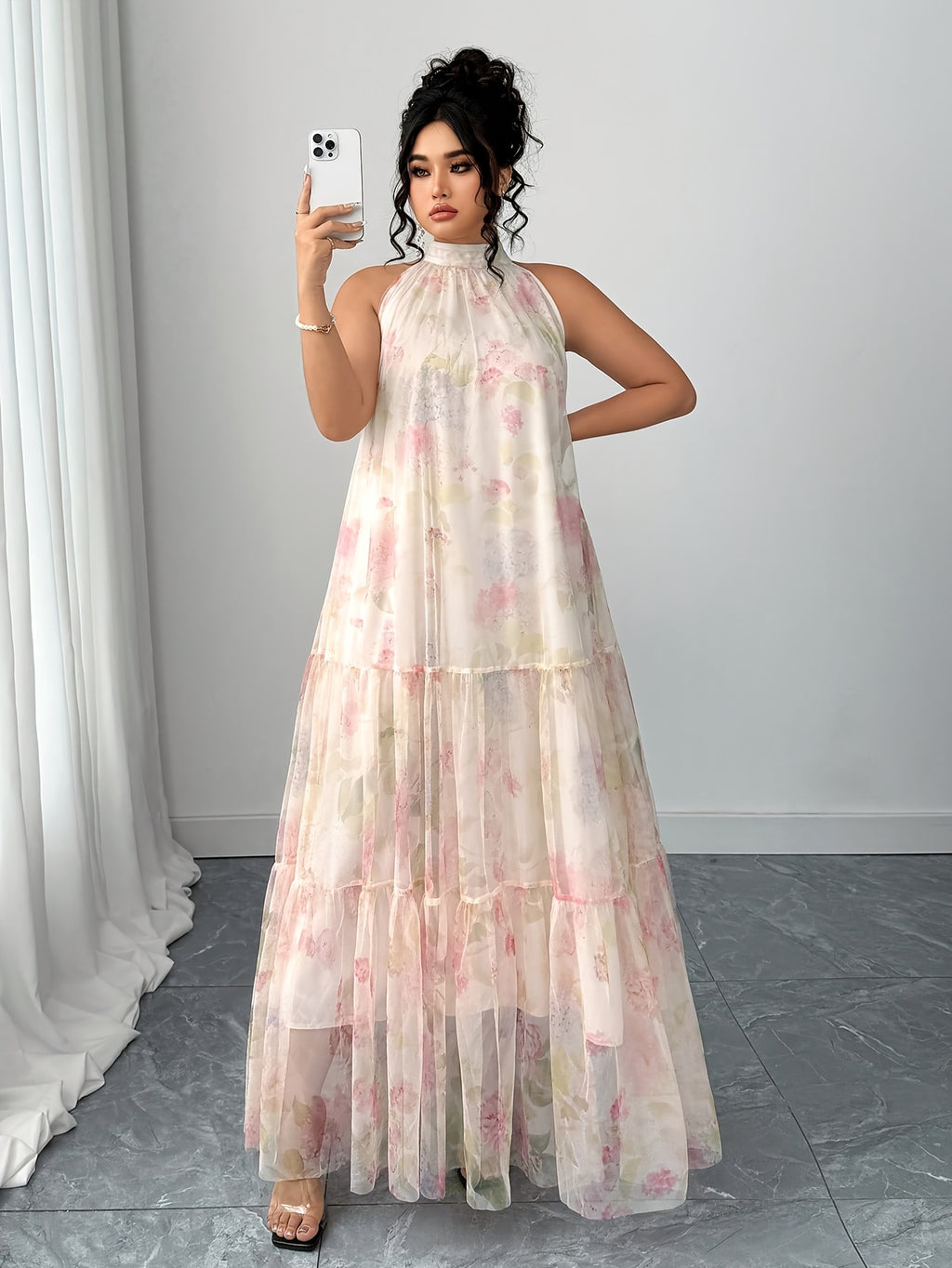 Robe longue grande taille — Tulle crème à fleurs pastel