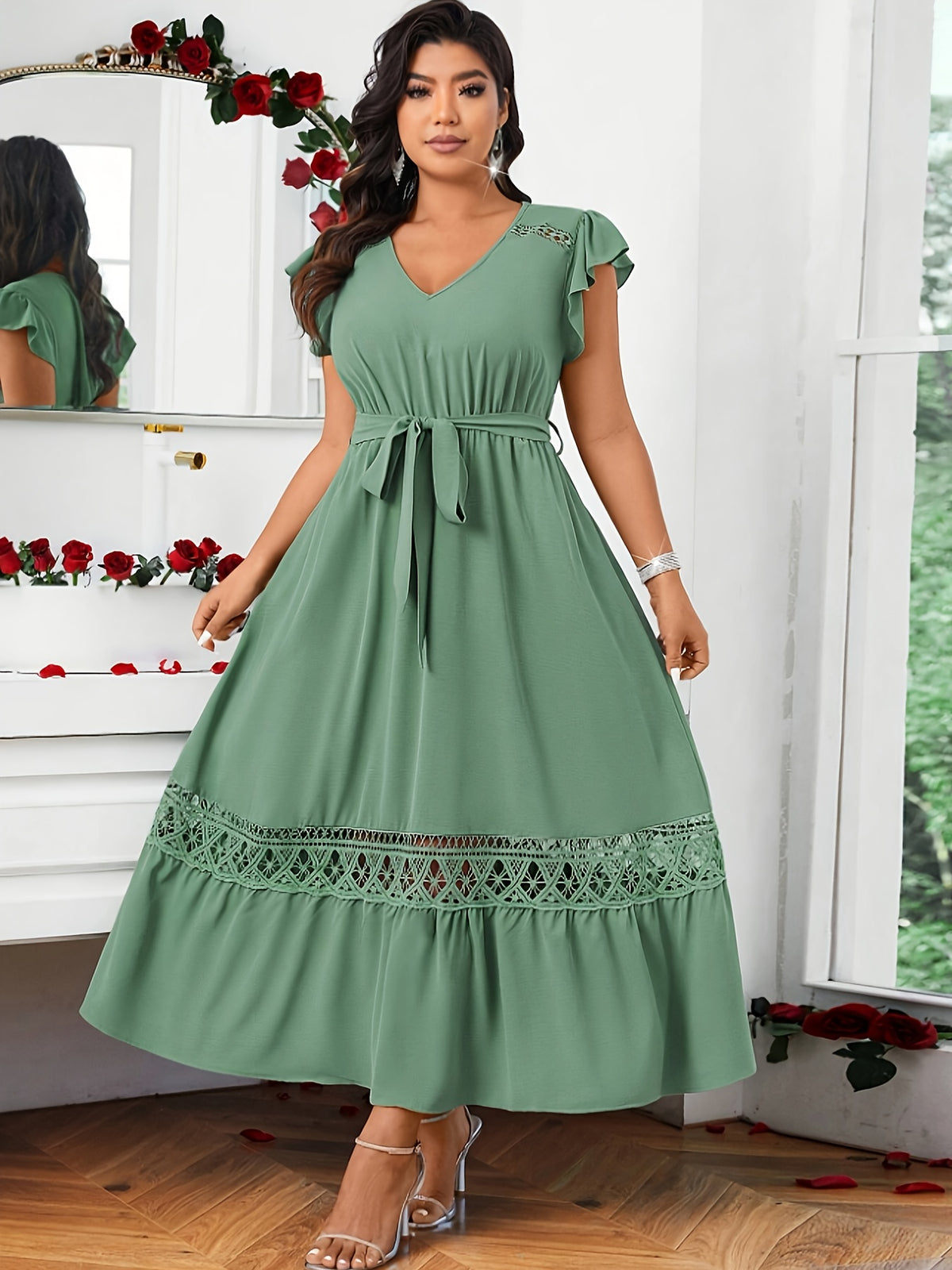 Robe longue grande taille — Vert sauge et bande de guipure