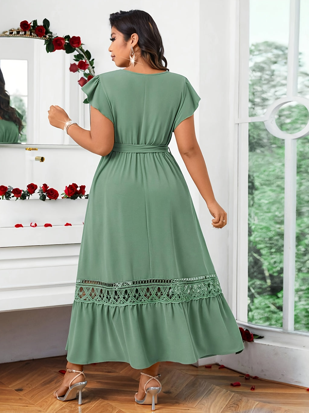 Robe longue grande taille — Vert sauge et bande de guipure
