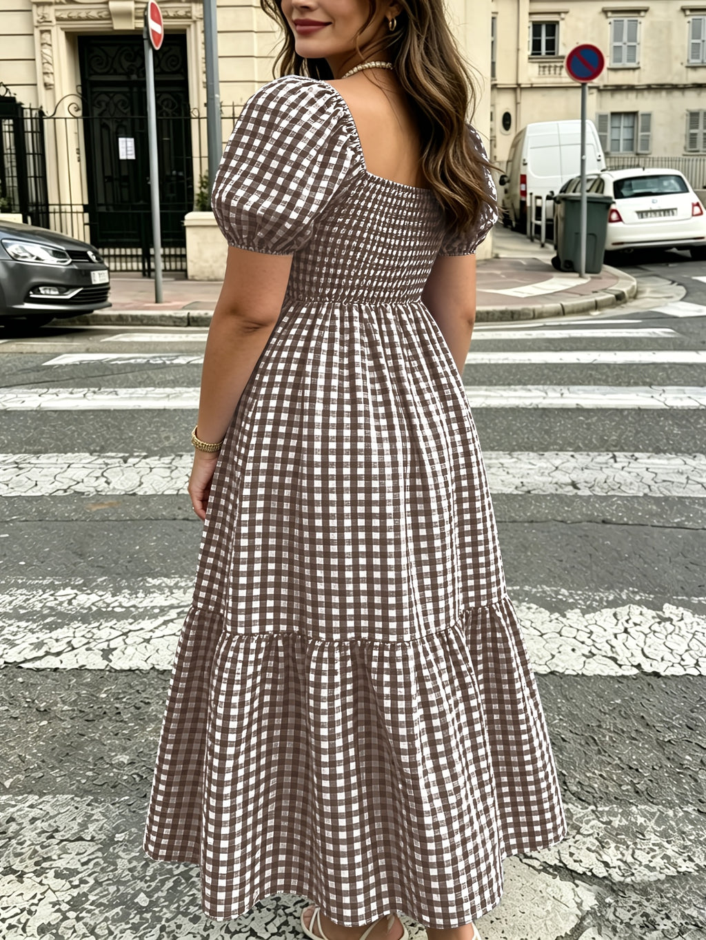 Robe longue grande taille — Vichy noir enfilée sans zip