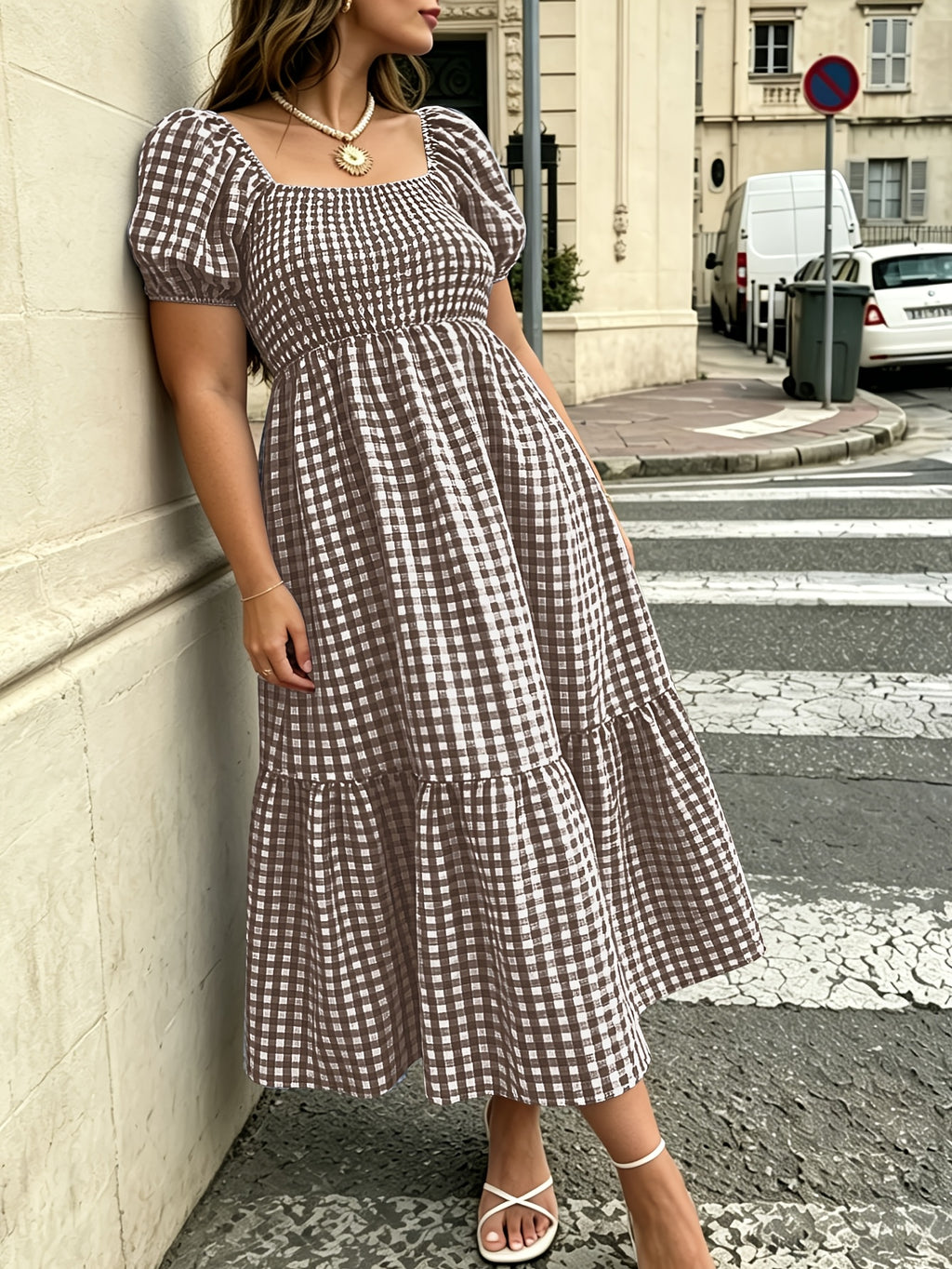 Robe longue grande taille — Vichy noir enfilée sans zip