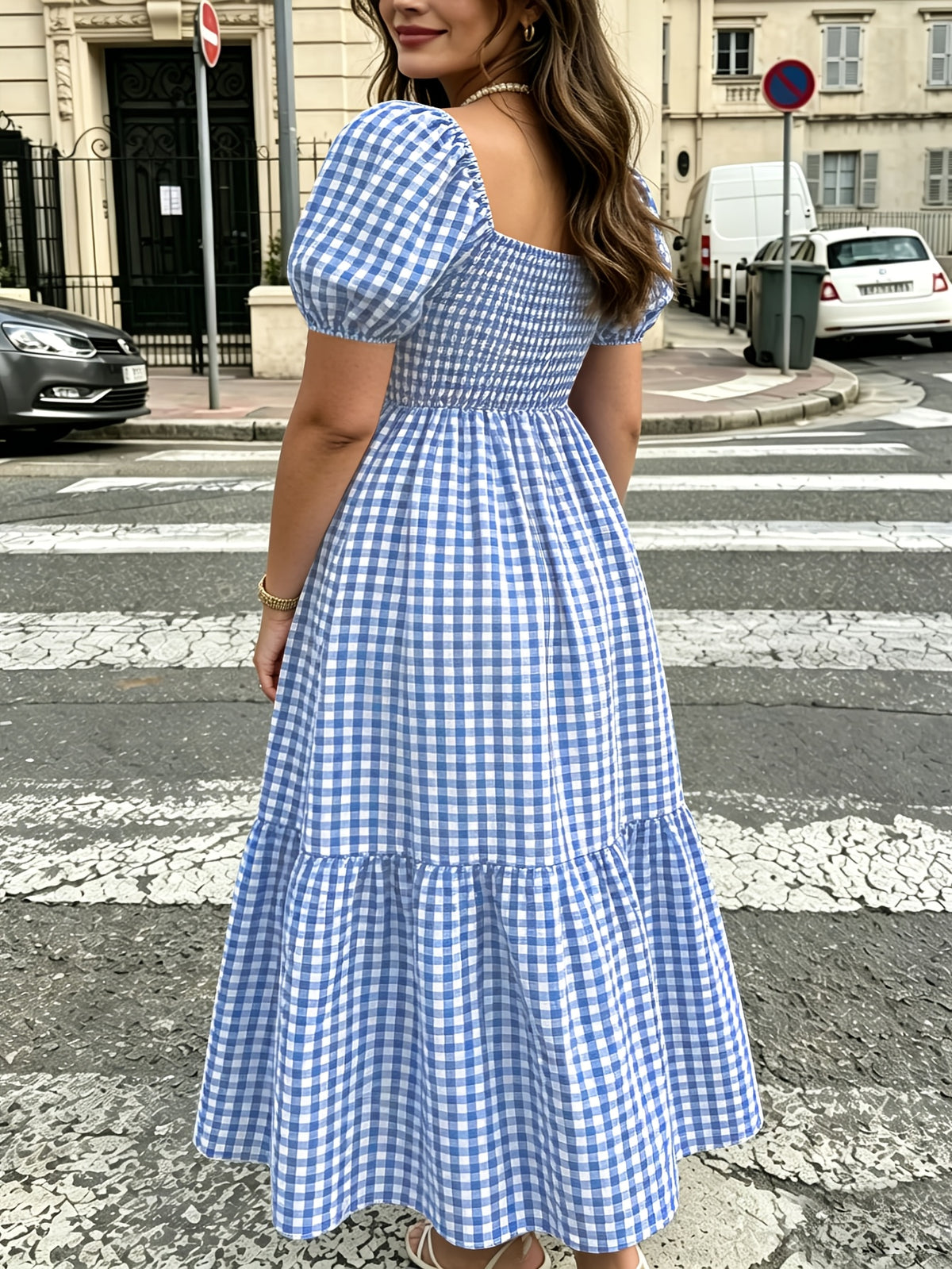 Robe longue grande taille — Vichy noir enfilée sans zip