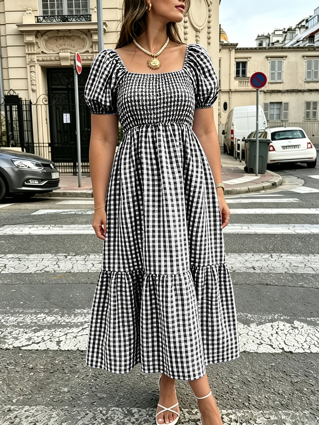 Robe longue grande taille — Vichy noir enfilée sans zip