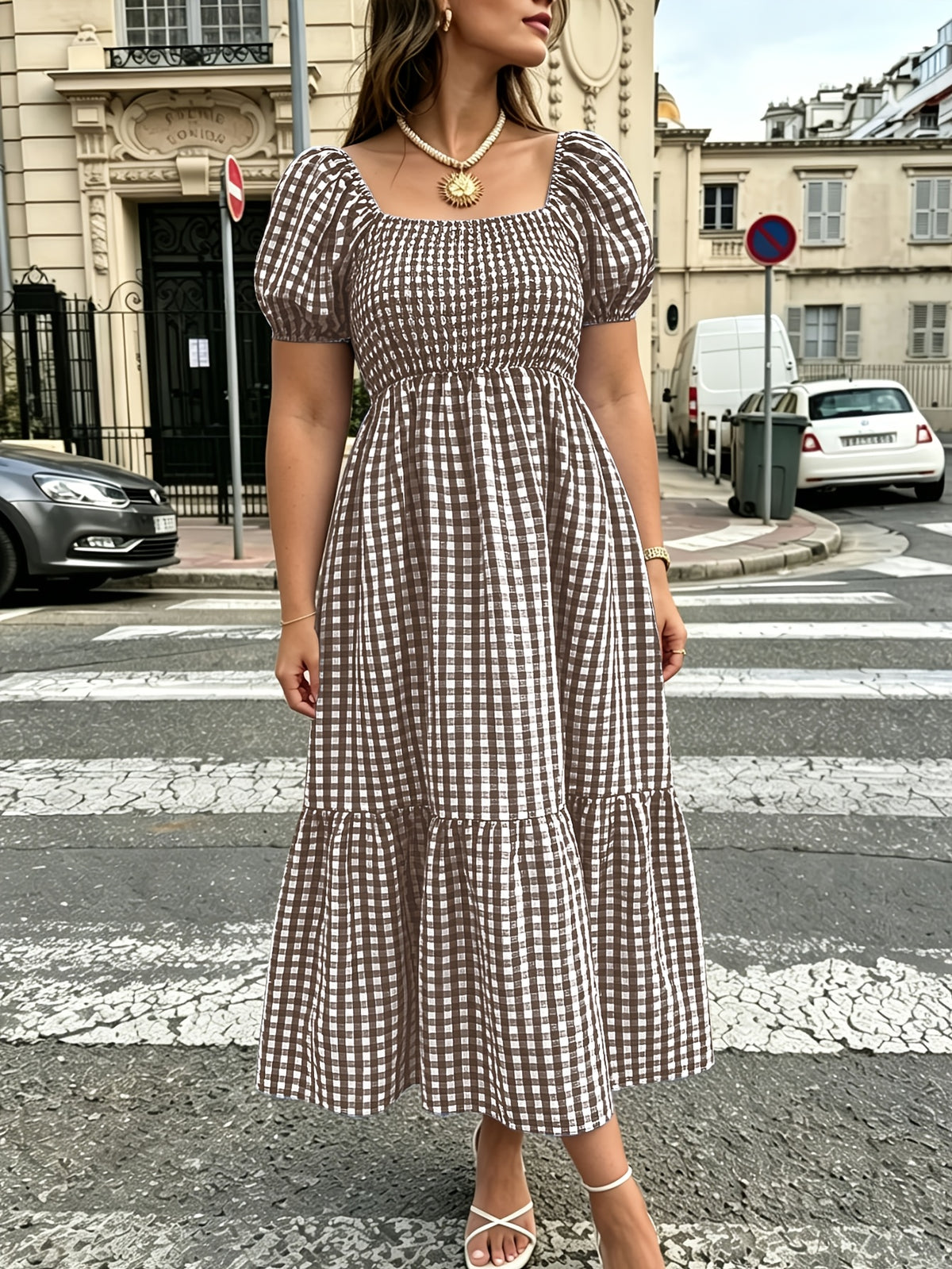 Robe longue grande taille — Vichy noir enfilée sans zip
