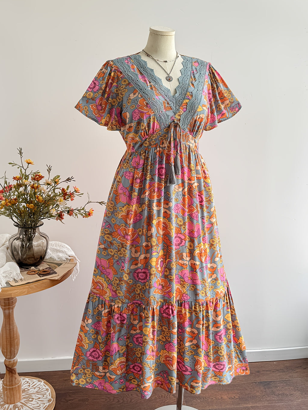 Robe longue grande taille — Floral rétro et galon de guipure