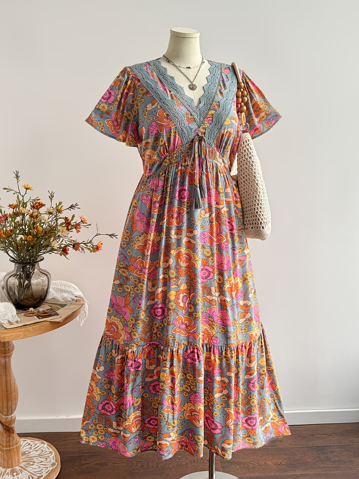 Robe longue grande taille — Floral rétro et galon de guipure
