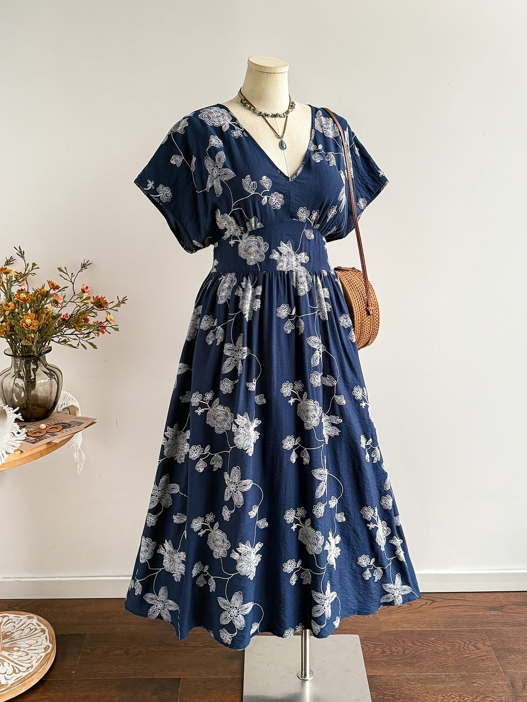 Robe longue grande taille — Viscose marine à fleurs au trait