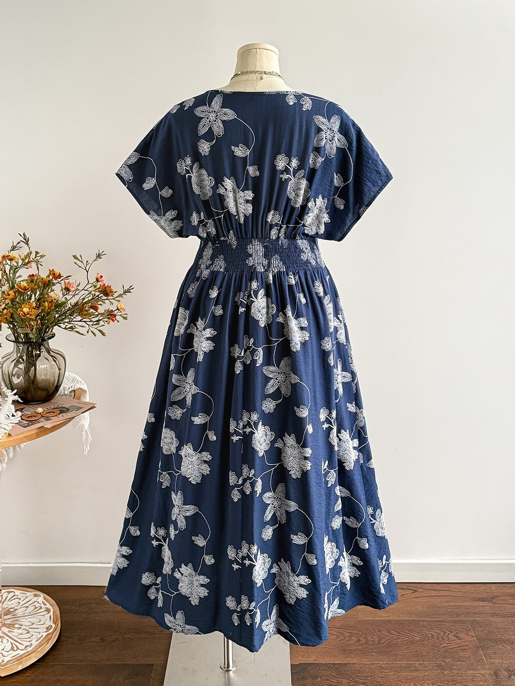 Robe longue grande taille — Viscose marine à fleurs au trait