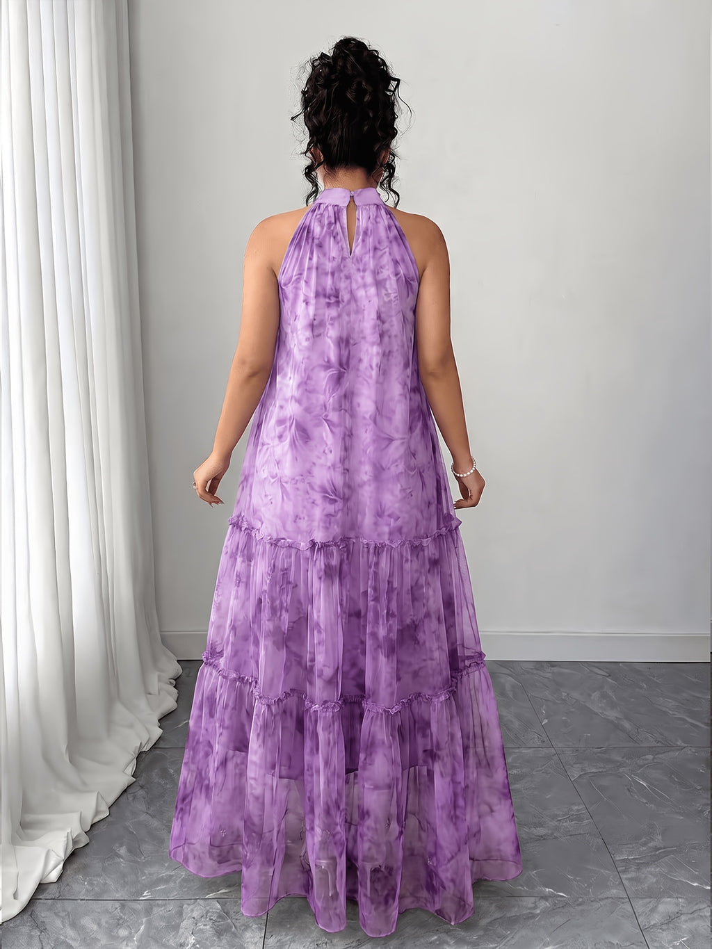 Robe longue grande taille — Voile imprimé et volant d'ourlet