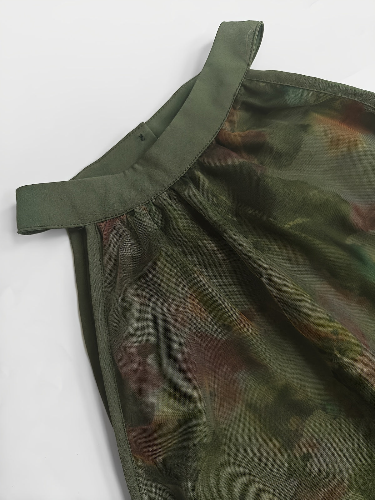 Robe longue grande taille — Voile imprimé et volant d'ourlet