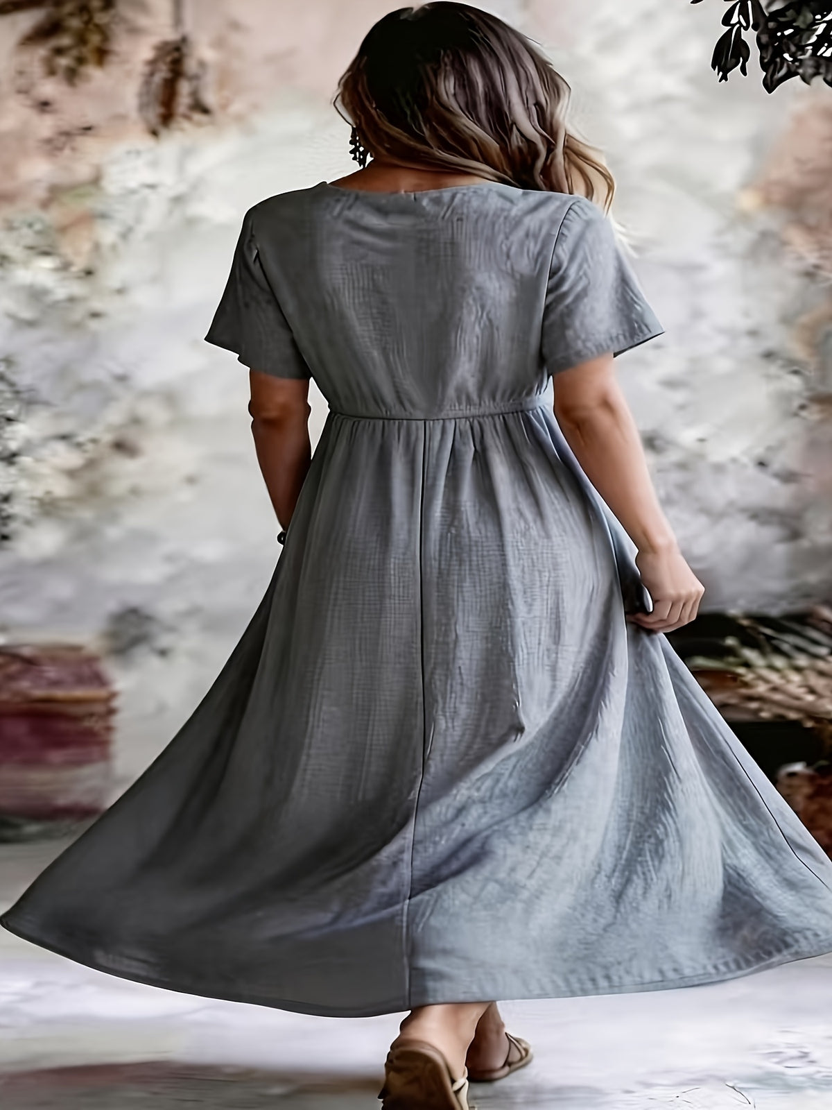Robe longue grande taille — Grise froissée à manches kimono