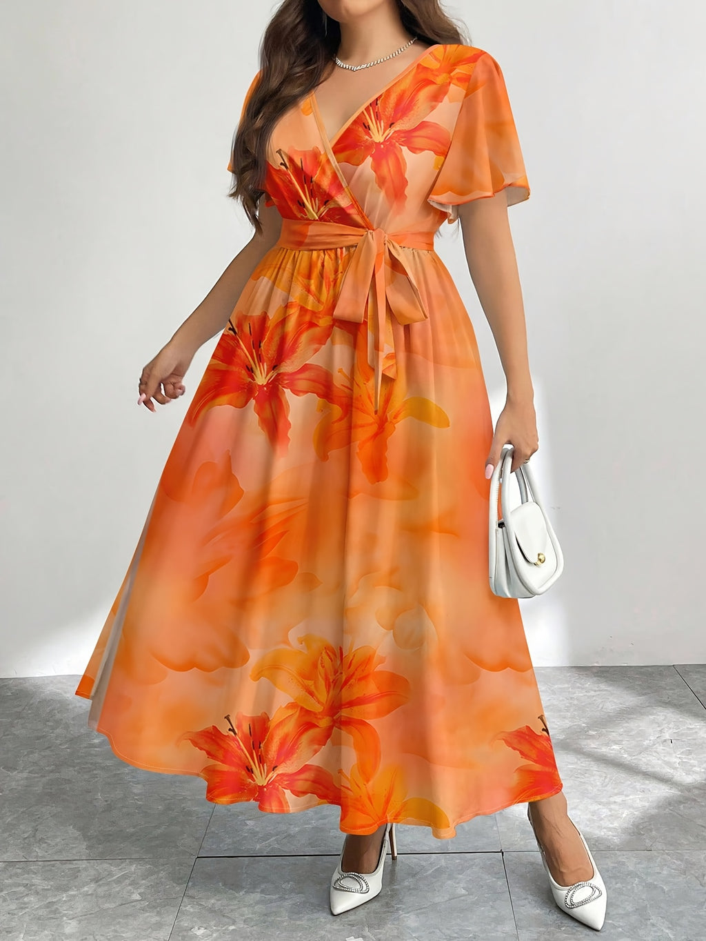 Robe longue grande taille — Voile fluide à grands lys orangés