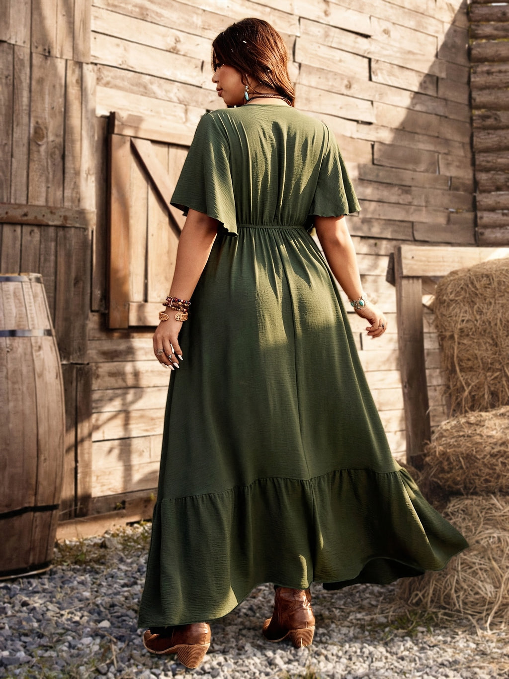 Robe longue grande taille — Kaki à manches papillon courtes