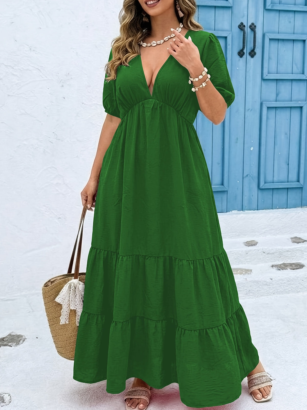 Robe longue grande taille — Noire à col V plongeant profond