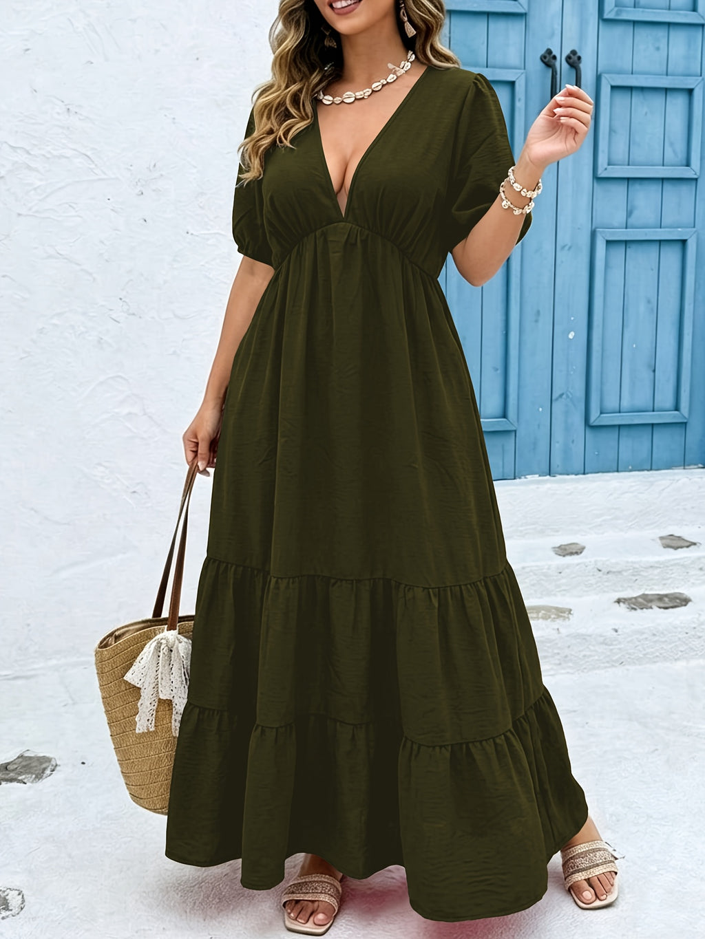 Robe longue grande taille — Noire à col V plongeant profond