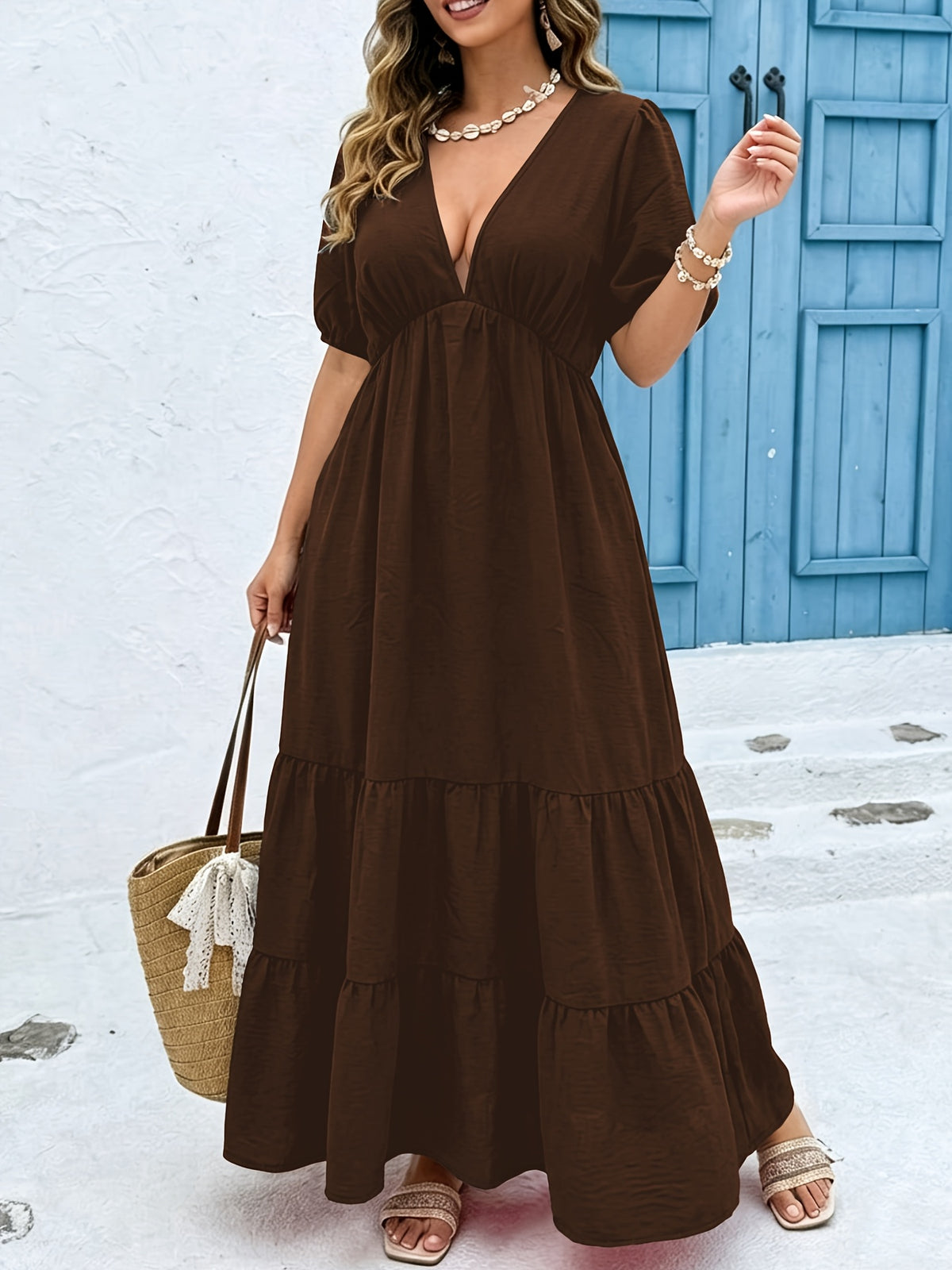 Robe longue grande taille — Noire à col V plongeant profond