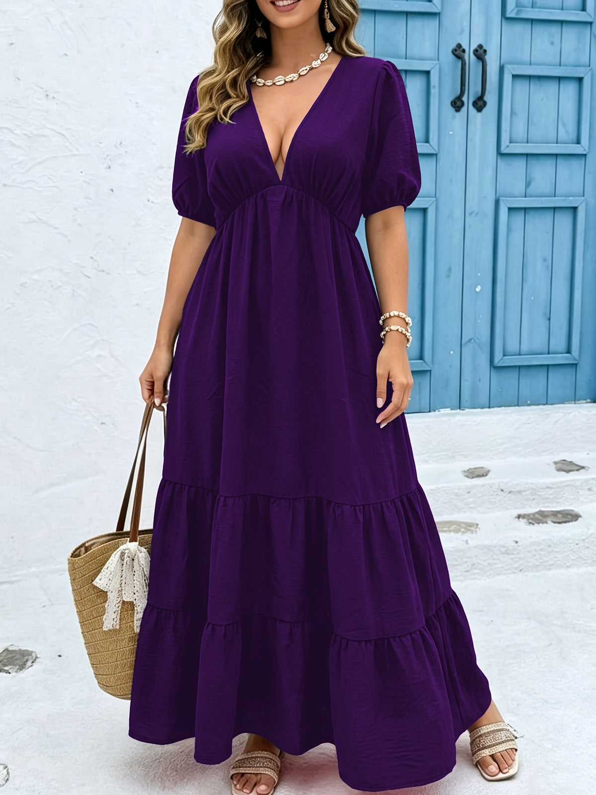Robe longue grande taille — Noire à col V plongeant profond
