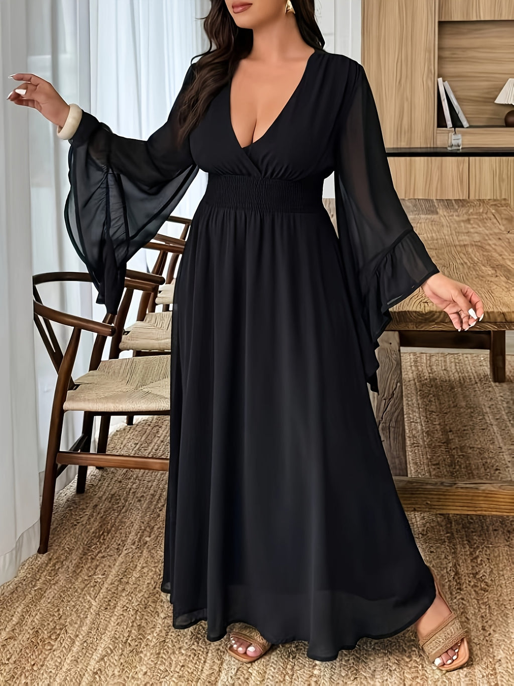 Robe longue grande taille — Mousseline noire à manches papillon