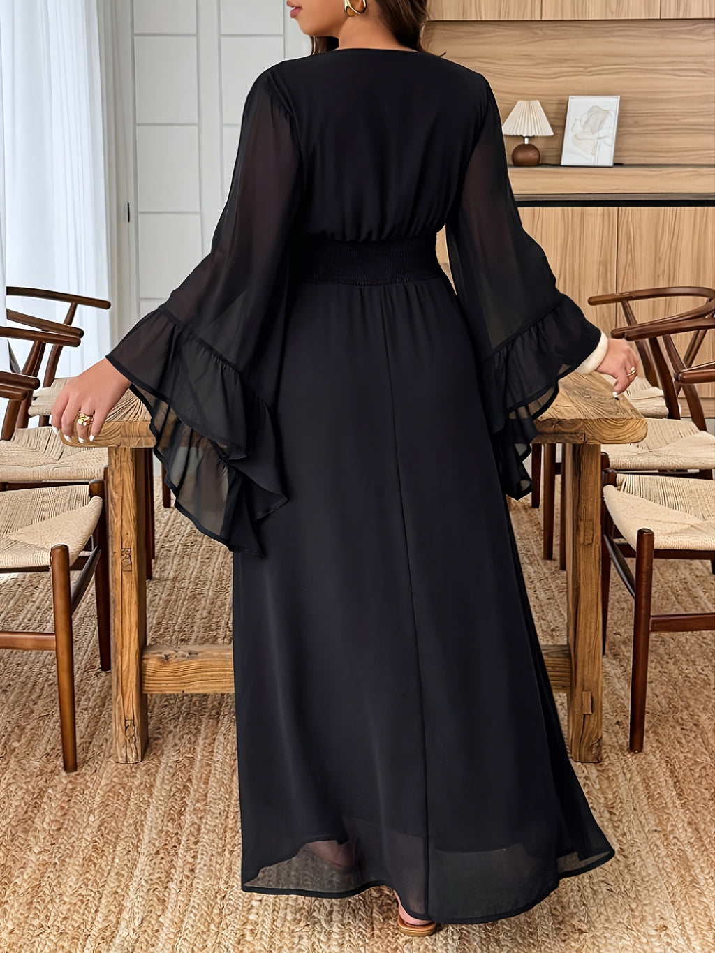 Robe longue grande taille — Mousseline noire à manches papillon