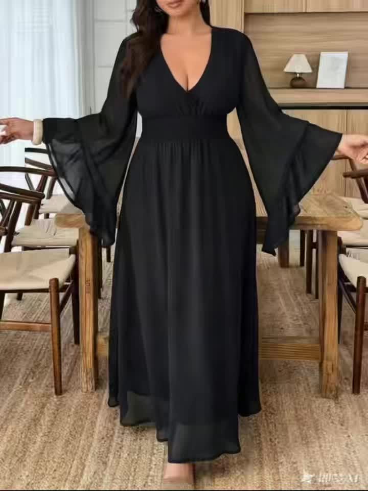 Robe longue grande taille — Mousseline noire à manches papillon