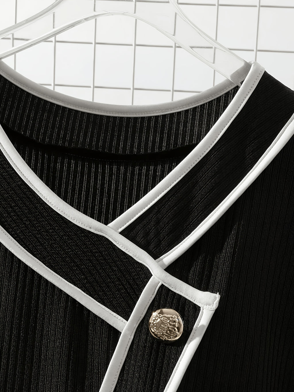 Robe longue noire grande taille — Passepoil blanc et ceinture