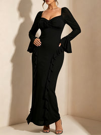 Robe longue grande taille — Fleur en relief et volants noirs
