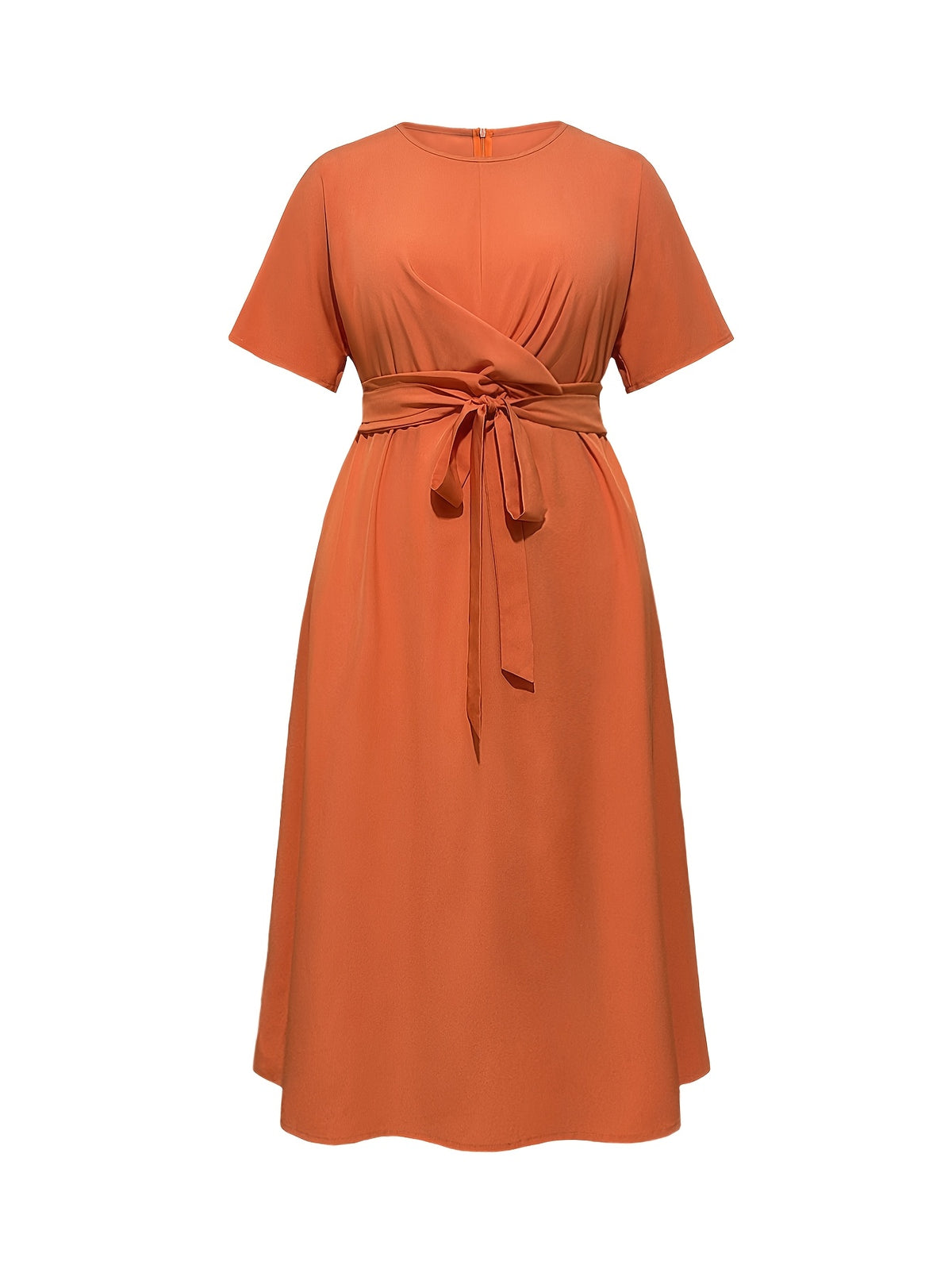 Robe midi grande taille — Drapé en biais et jupe droite