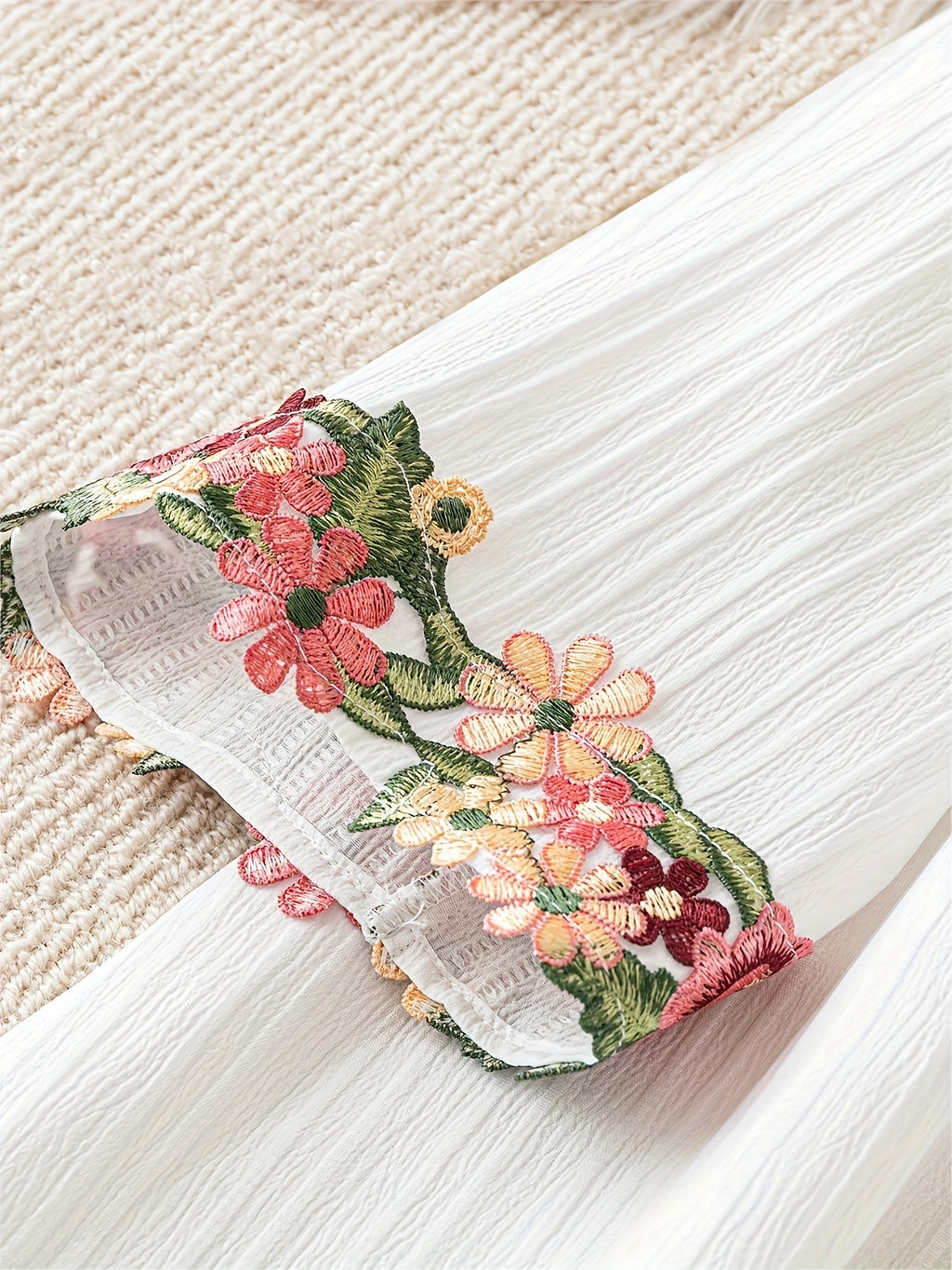 Robe midi grande taille, guipure fleurie brodée