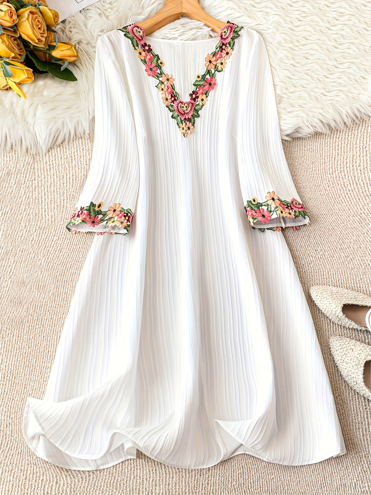 Robe midi grande taille, guipure fleurie brodée
