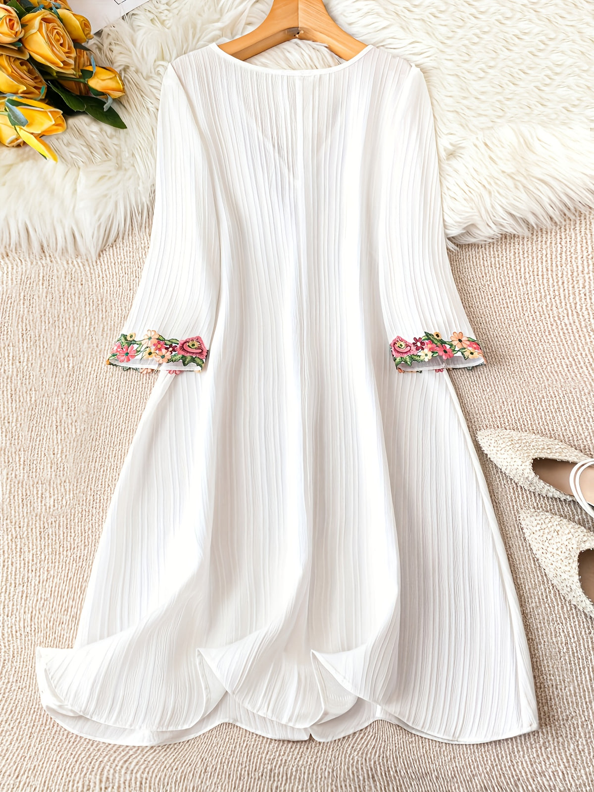 Robe midi grande taille, guipure fleurie brodée