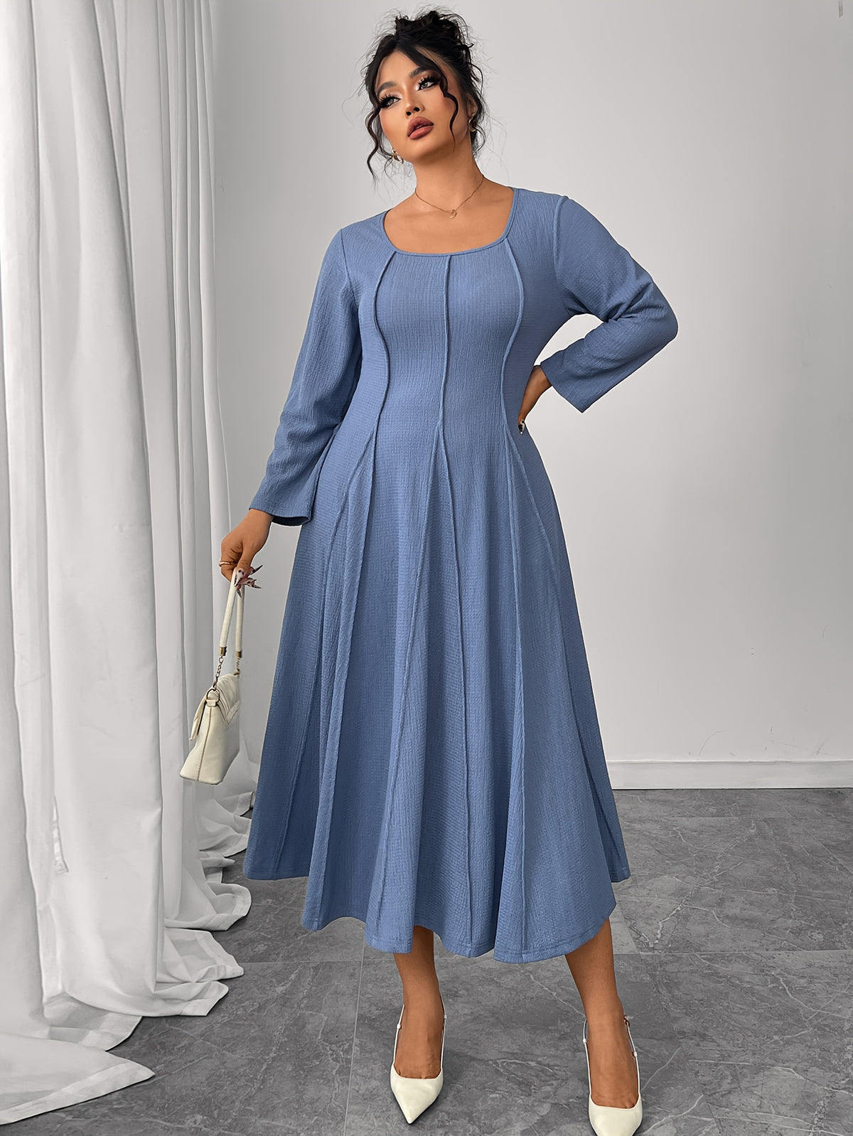 Robe midi grande taille — Col carré et jupe à godets bleue