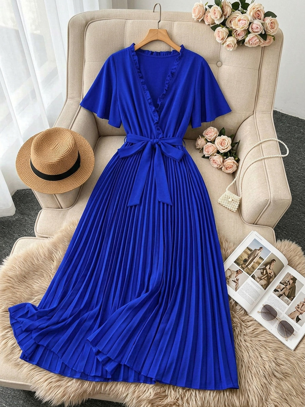 Robe midi grande taille — Bleu roi, jupe plissée et ceinture